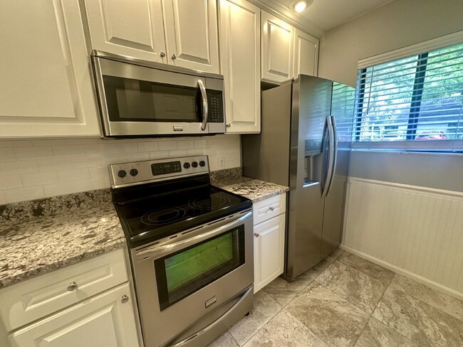 96 Mathews Dr Unit 157