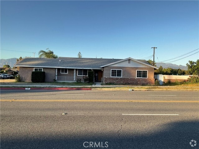 Building Photo - 1429 E Merced Ave Rental