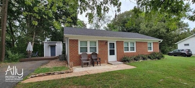 Photo - 290 Windfield Cir