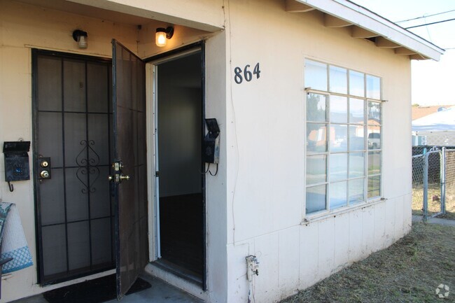 Building Photo - 864 Riverlawn Ave Unit A Rental