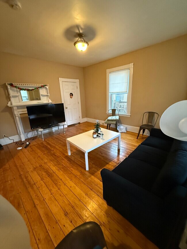 10 Eldora St