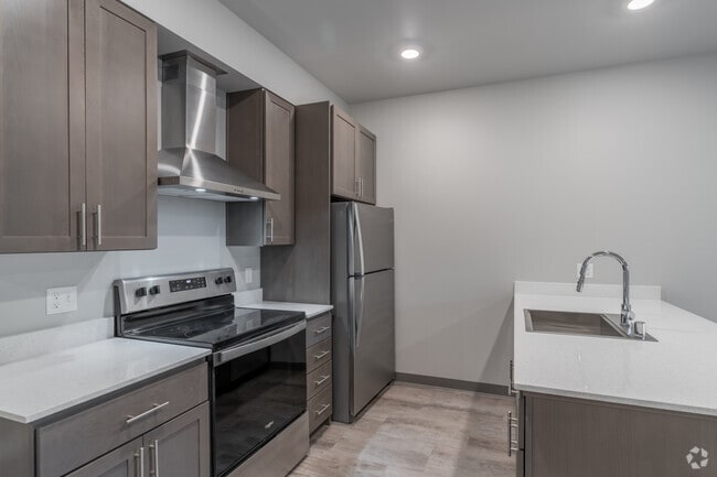 2BR, 1BA - 794SF - Kitchen - Opera House