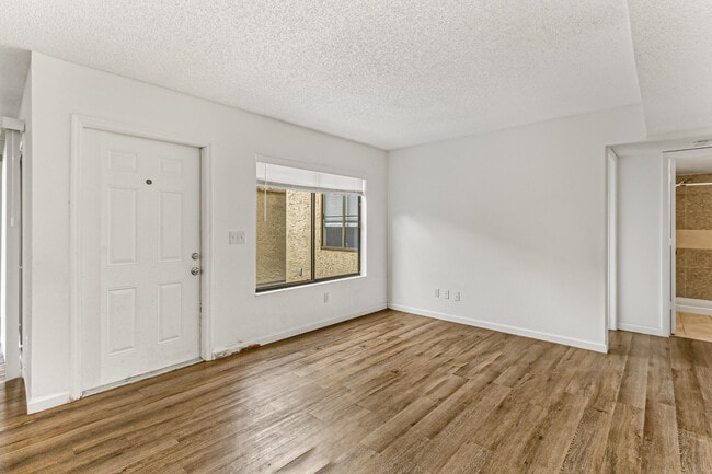 Photo - 1441 Sheafe Ave NE