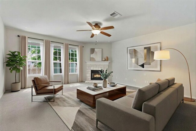 Building Photo - 125 Pine Cove