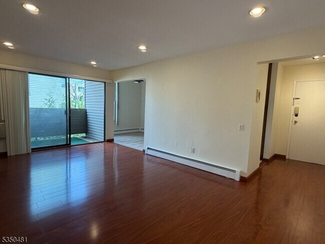 828 Main St Unit F