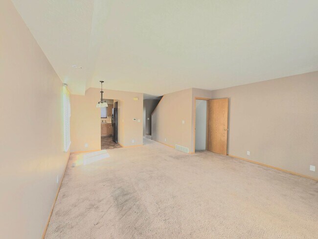 Photo - Nice spacious 2 story condo