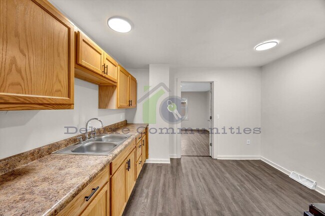 Photo - Spacious 4 Bedroom- Whole Home!