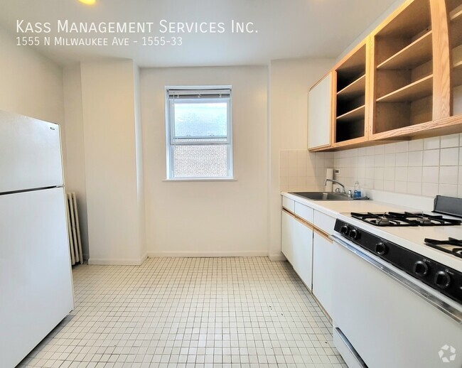 Building Photo - Heat included in this wicker park studio c... Unit 1555-33 Rental