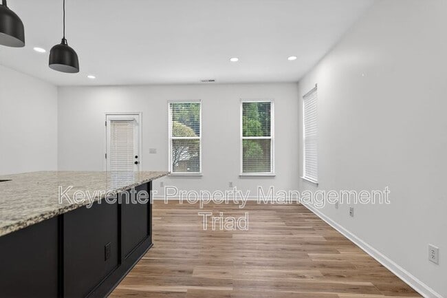 Photo - 2 Bluestone Lane