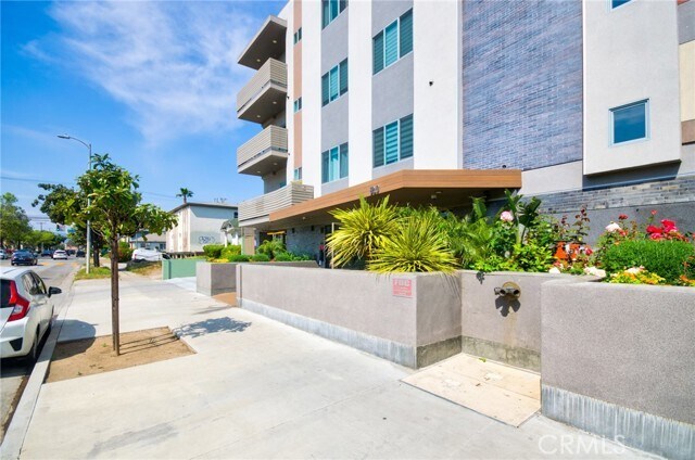 Photo - 820 S Wilton Pl Unidad 304