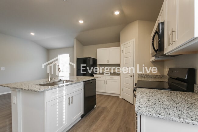 Photo - 6600 NW Kathleen St