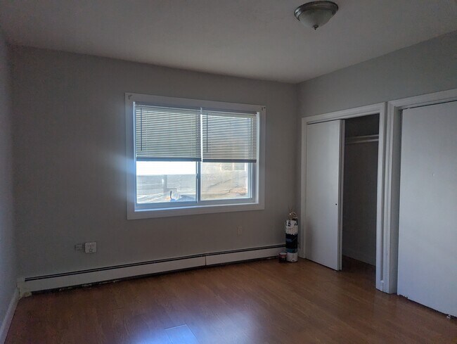 Photo - 581 Proctor Ave Unidad #1