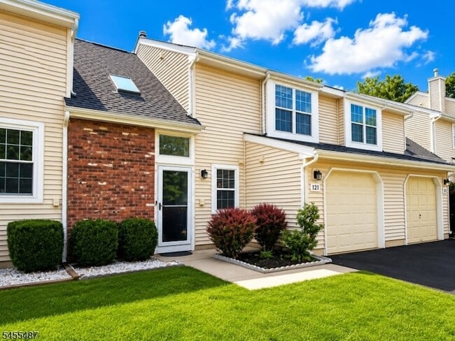 Photo - 121 Harrow Dr