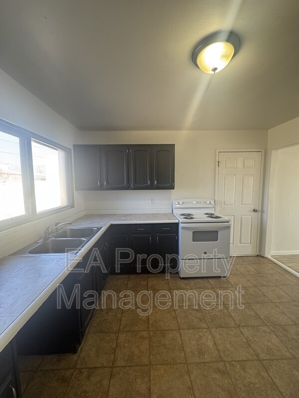 Photo - 10017 Los Arboles Ave NE