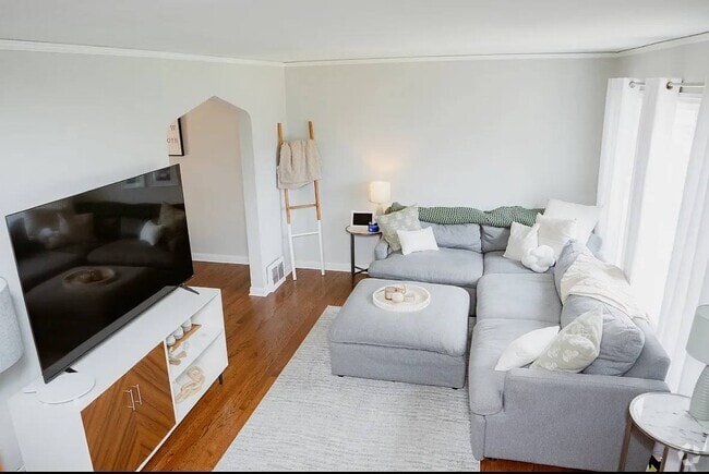 Building Photo - 11430 S Lothair Ave Unit 2 Rental