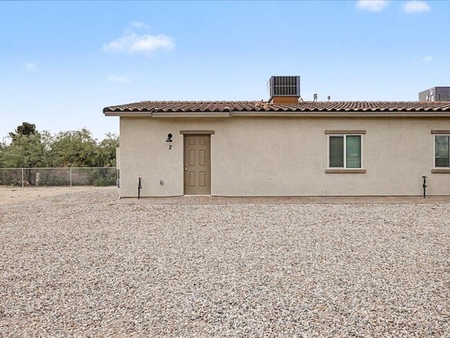 358 W Elvira Rd