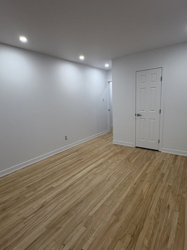 Photo - 4930 Edouard Montpetit Blvd Unit 6