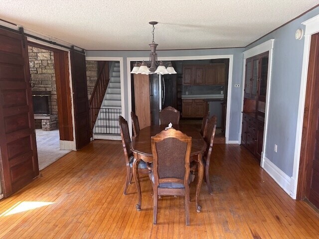 Photo - 211 East St N