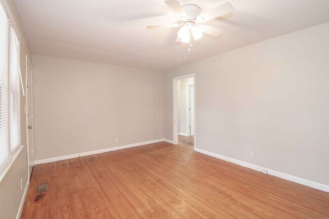 Photo - 402 Britton Springs Rd