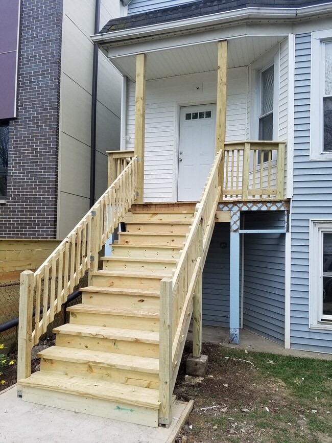 Building Photo - 3515 W McLean Ave Unit 2 Rental