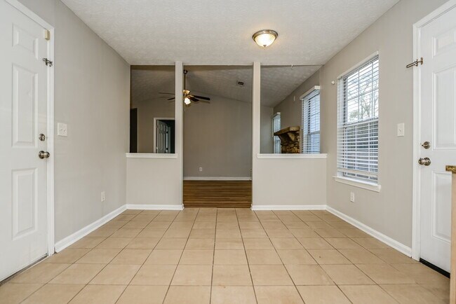 Photo - 337 Autumn Lake Dr