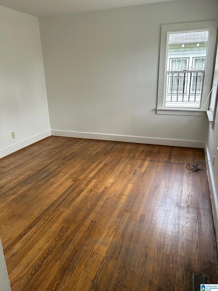 Photo - 1529 1st Ave W