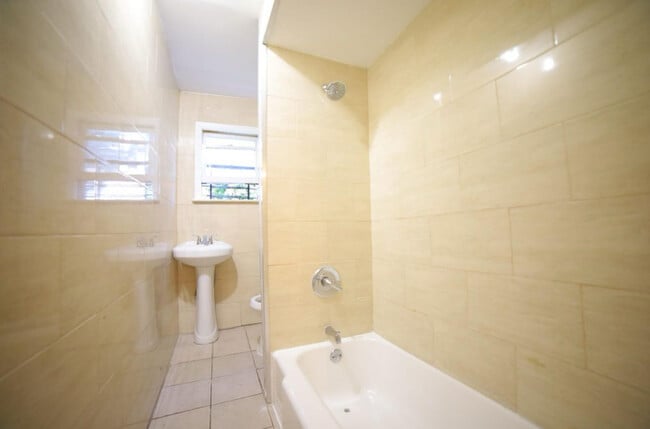 Photo - 214 Fairmount Ave Unidad 2