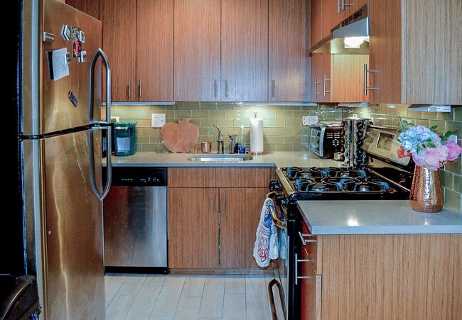 Photo - 3715 N Wilton Ave Apartments Unit g
