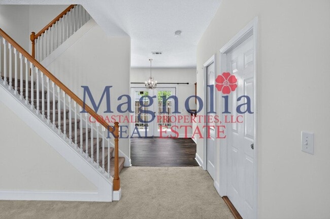 Photo - 3 bedroom, 2 1/2 bathroom Townhome in Richmond Hill