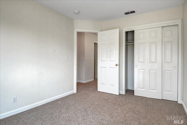 Photo - Architectural delight! Shows like a model!...