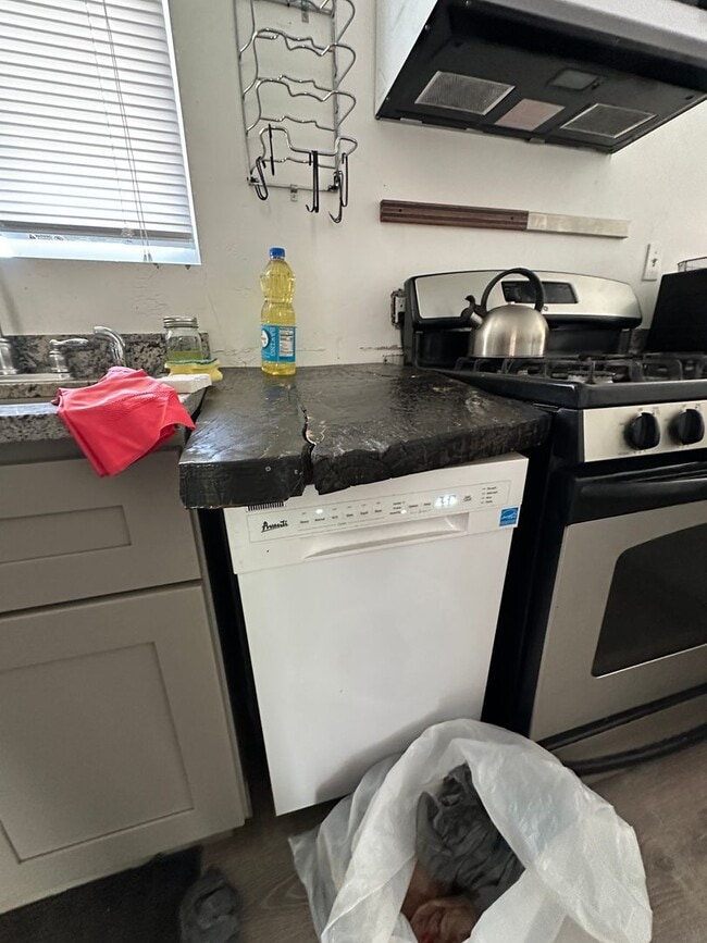 Photo - Charming basement apartment