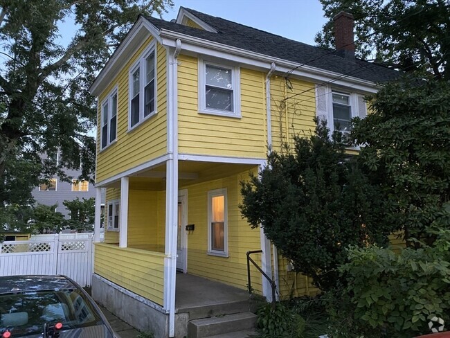 Building Photo - 16 Richardson St Rental