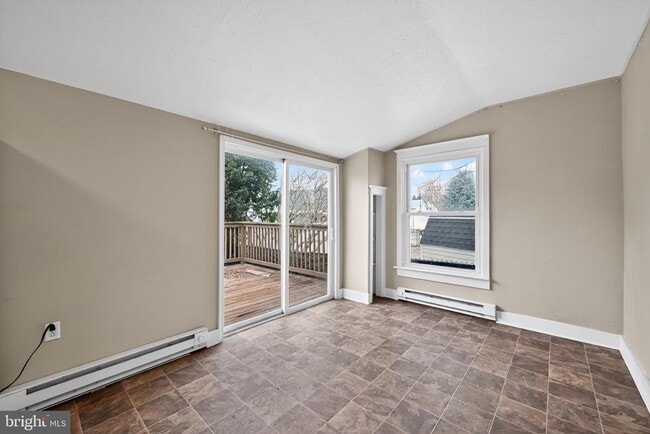 Photo - 38 N Scott St