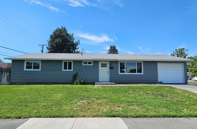 Newly Renovated 4 Bedroom Home - Newly Renovated 4 Bedroom Home