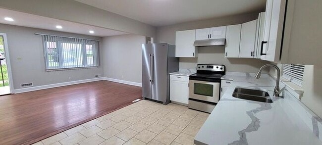 Photo - Beautifully Renovated 2BD/1BA Duplex in Hickory!
