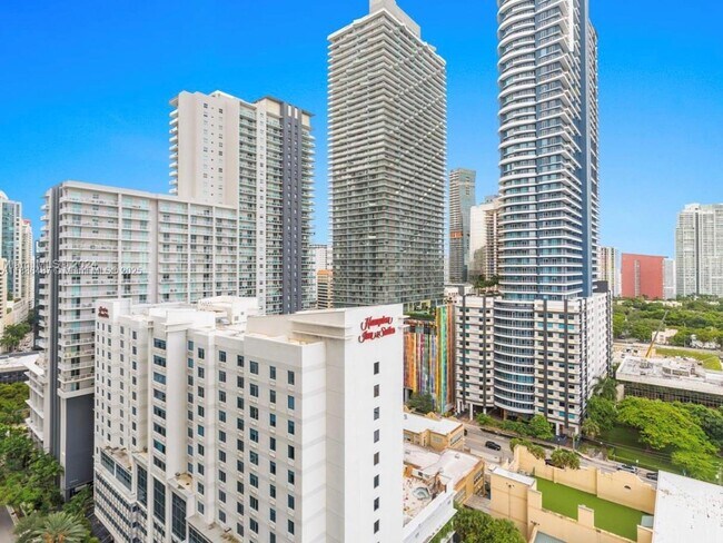 Photo - 79 SW 12th St Unidad 2102-S