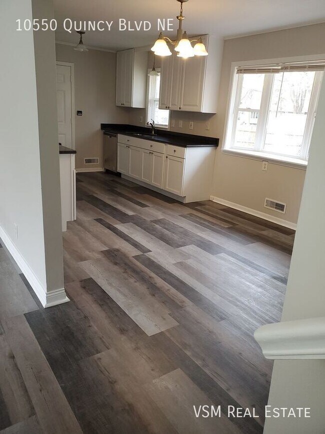 Charming 4Bedroom Home with Spacious Deck... House Rental in Blaine