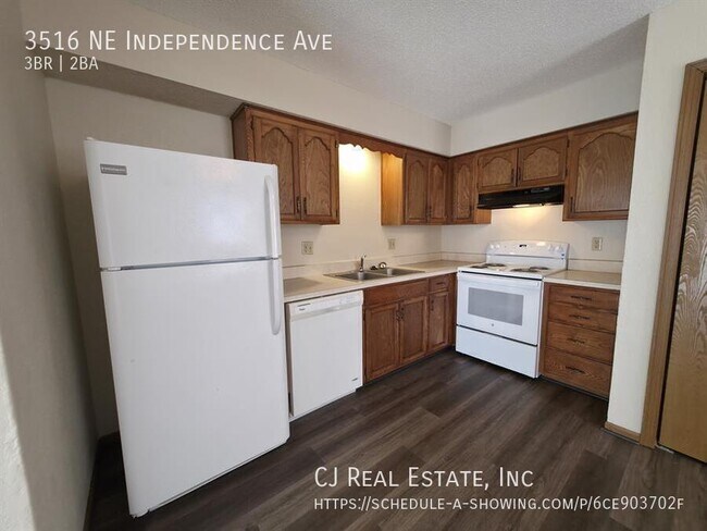 Photo - 3516 NE Independence Ave