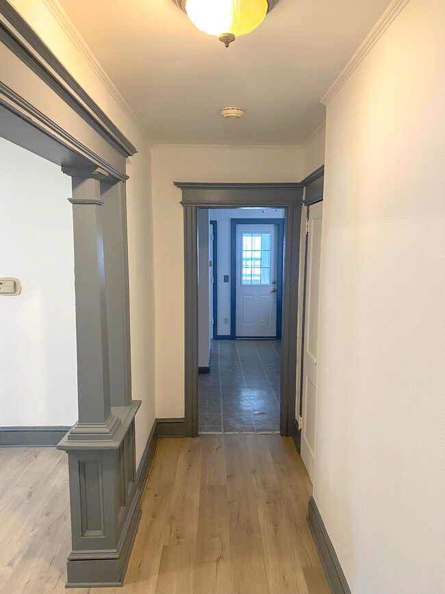 20 Degroot Pl Unit 1st floor