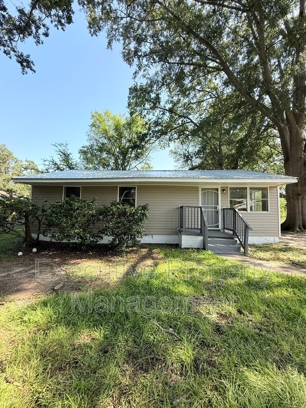 Photo - 2724 Lee Ave SW