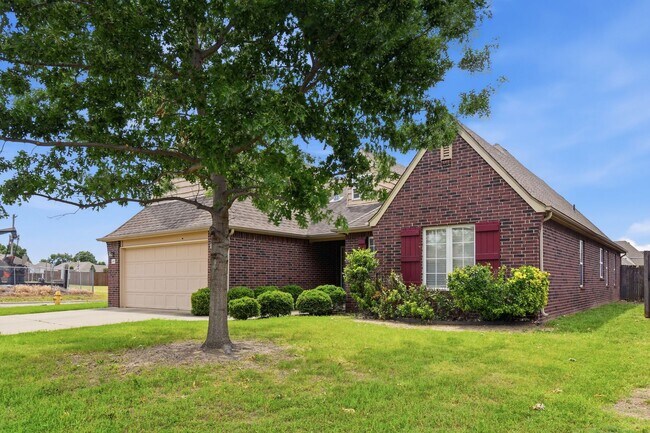 Photo - 3 Bed | 2 Bath | Jenks | Available Now