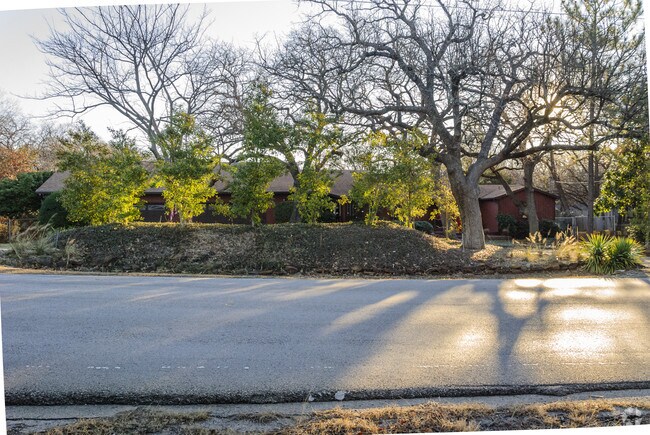 Photo - 401 S Shady Shores Rd