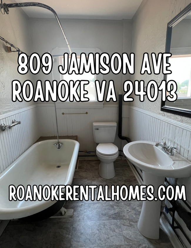 Building Photo - 809 Jamison Ave SE Unit 809 Jamison Ave SE Upper Rental