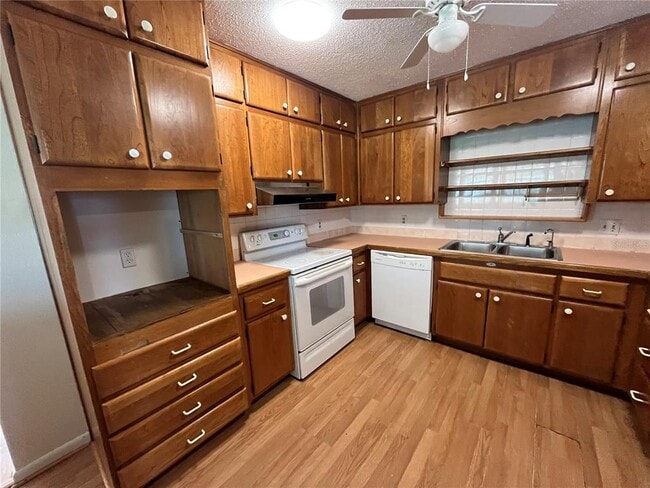 Photo - 1145 S Lake Reedy Blvd