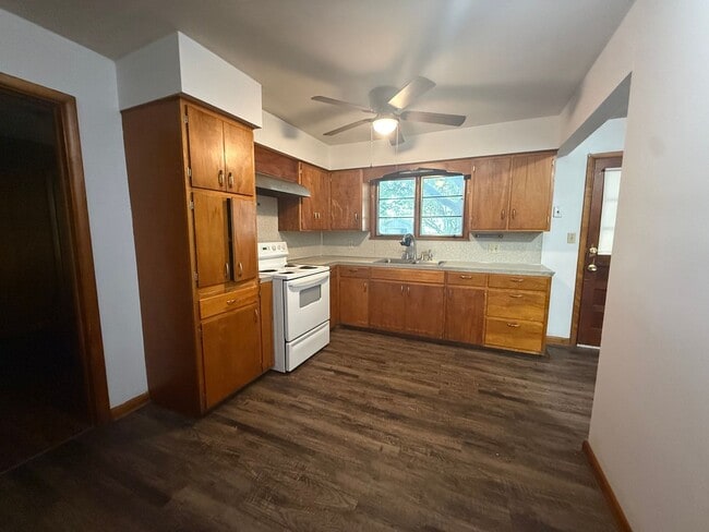 Photo - 529 W Normal St