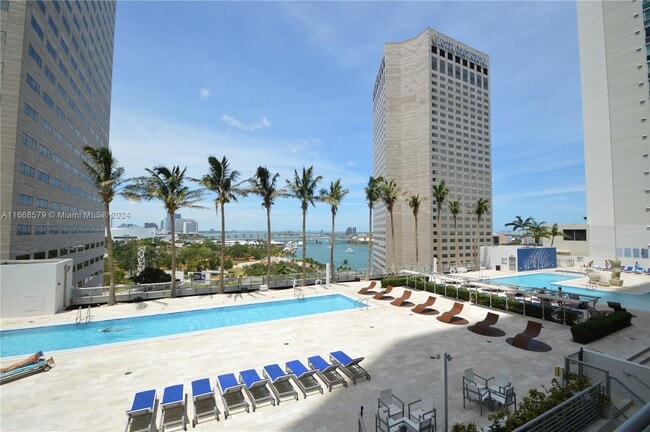 Photo - 325 S Biscayne Blvd