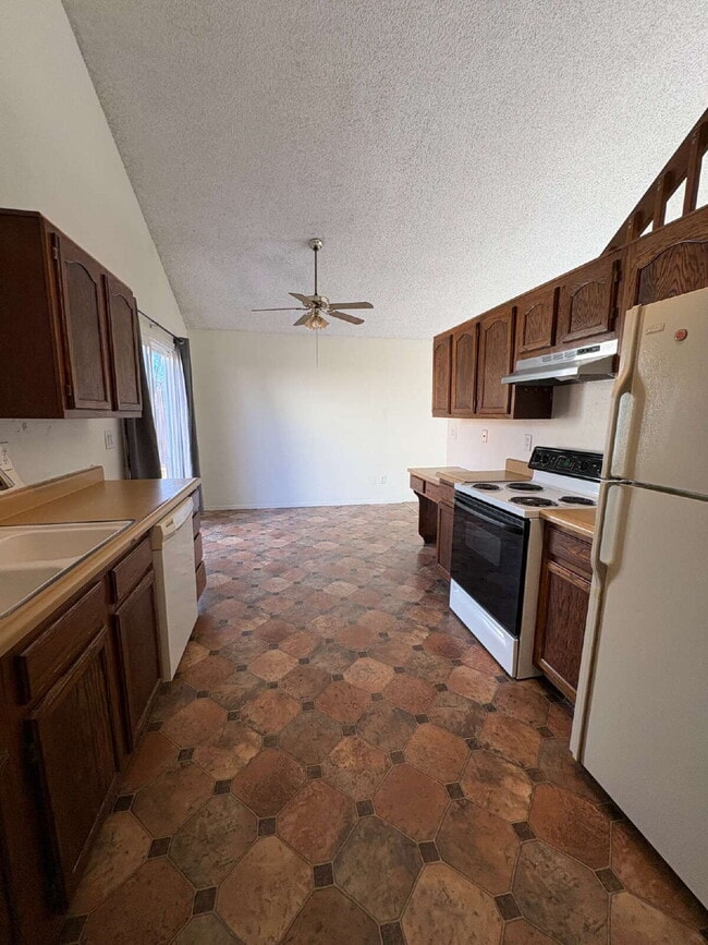 Photo - 2 bedroom duplex with garage - Bennett