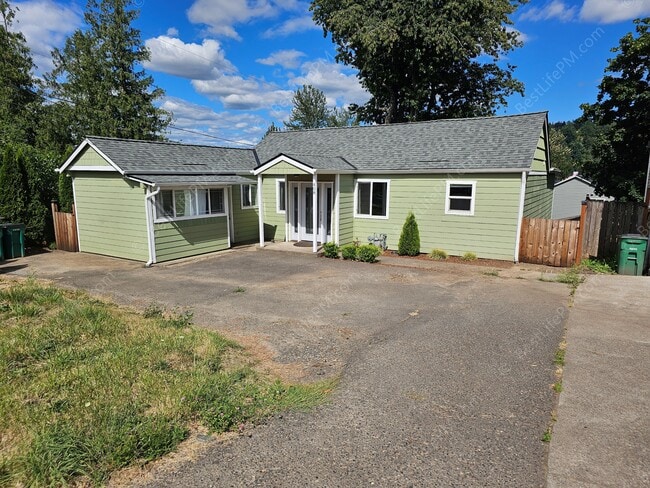 Building Photo - 408 SE Kibling St Rental