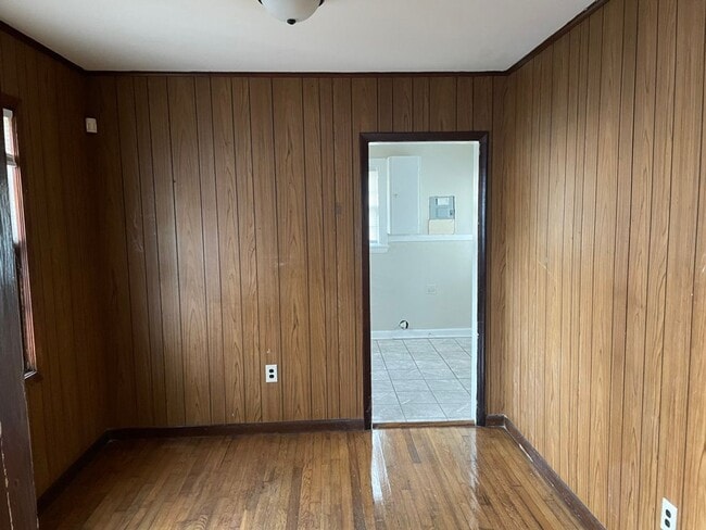 Photo - 3787 Fairmont Ave