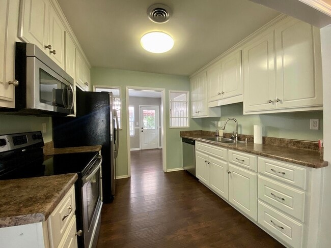 Photo - 2032 Wren Rd